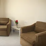 Life شقة فندقية