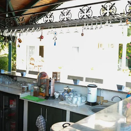 Life Aparthotel 3*