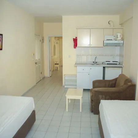 Aparthotel Life